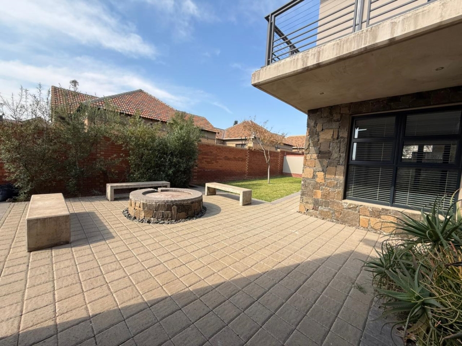 To Let 4 Bedroom Property for Rent in Wild Olive Estate Free State